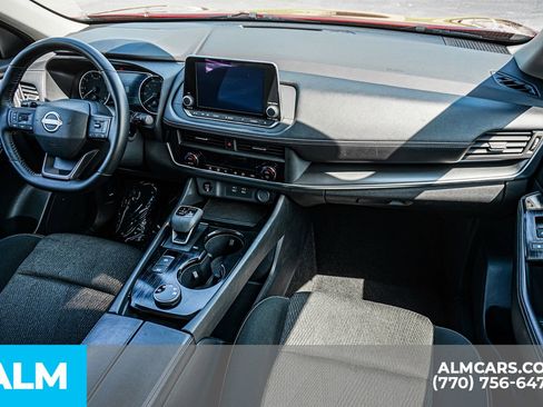 Used 2025 Nissan Rogue SV image 25