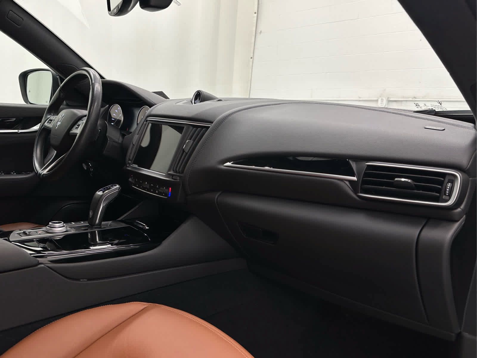 Used 2023 Maserati Levante GT AWD/4WD image 17