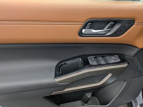 New 2025 Nissan Pathfinder Platinum w/ Cargo Package image 13