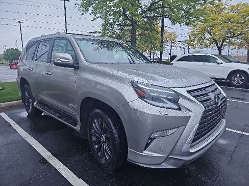 Used 2021 Lexus GX 460 Premium w/ Accessory Package AWD/4WD image 2