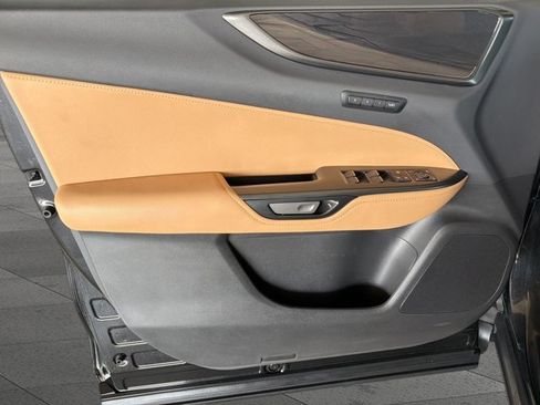 Certified 2025 Lexus NX 250 FWD w/ Accessory Package (Z1) image 8