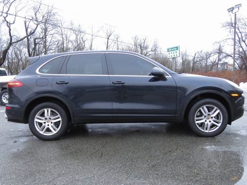 Used 2017 Porsche Cayenne image 4