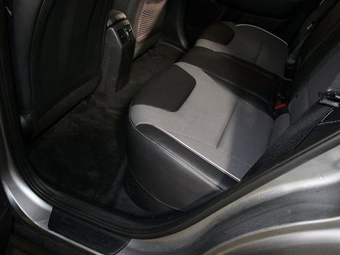 Used 2022 Kia Niro EX w/ Cold Weather Package image 26