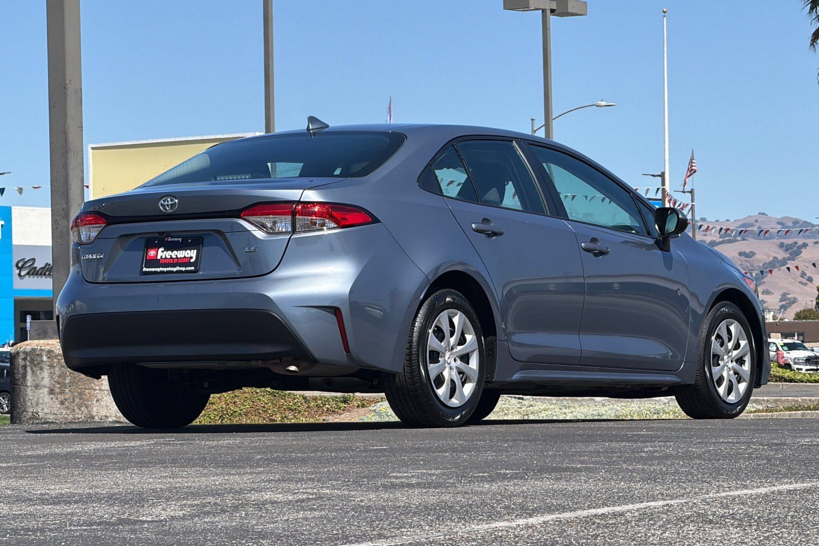 Used 2025 Toyota Corolla LE FWD image 4