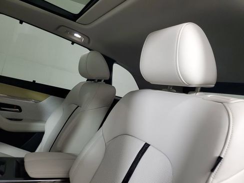 Used 2025 MAZDA CX-90 3.3 Turbo S w/ Premium Plus AWD/4WD image 13