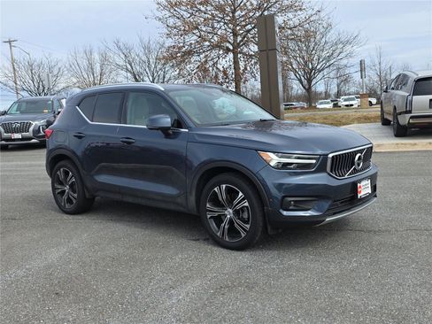 Used 2021 Volvo XC40 T5 Inscription w/ Advanced Package image 1