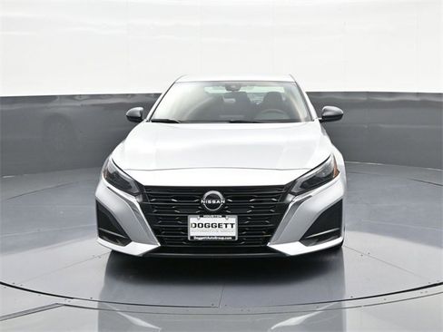 Used 2024 Nissan Altima 2.5 SV image 27