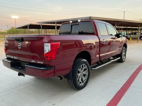 Used 2018 Nissan Titan SL w/ Chrome Package image 8