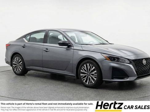 Used 2025 Nissan Altima 2.5 SV FWD image 1