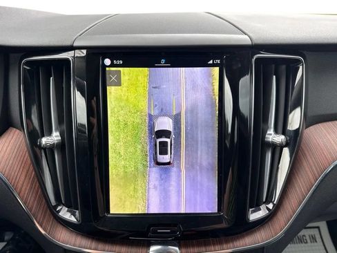Used 2024 Volvo XC60 B5 Plus AWD/4WD image 23