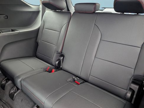 New 2026 Chevrolet Traverse RS image 13