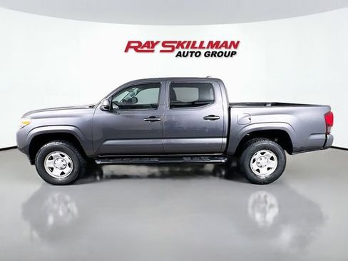 Used 2018 Toyota Tacoma SR image 4