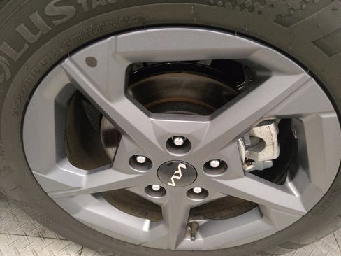 Used 2025 Kia K4 FWD image 31