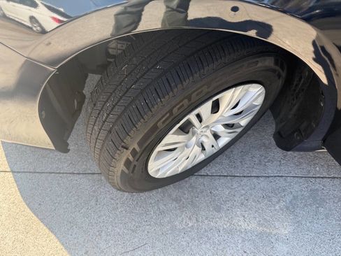 Used 2013 Toyota Camry LE image 21