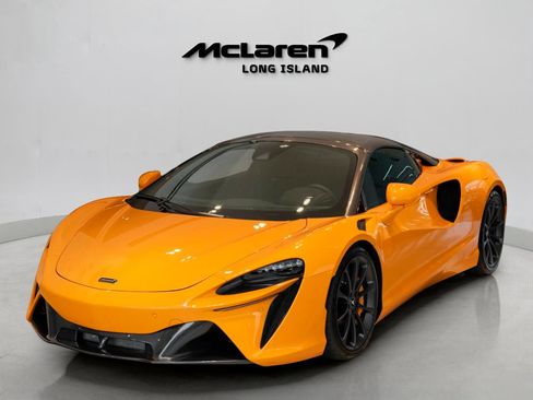 Used 2026 McLaren Artura Spider RWD image 45