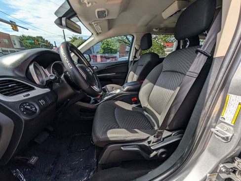 Used 2019 Dodge Journey SE w/ Connectivity Group FWD image 15