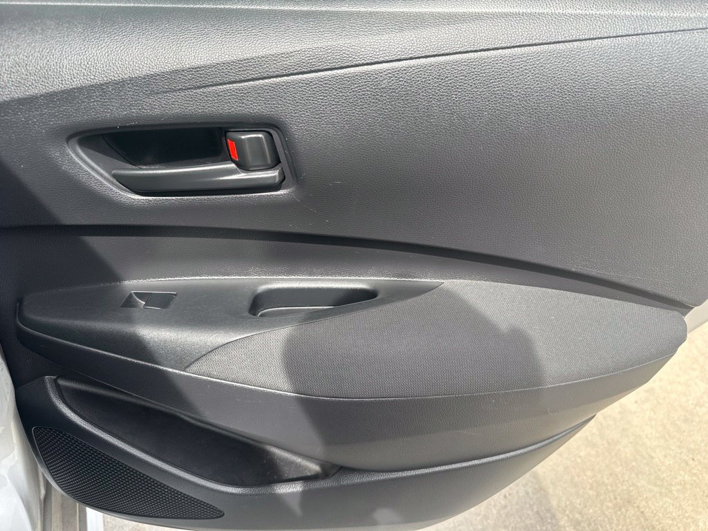 Used 2022 Toyota Corolla LE FWD image 25