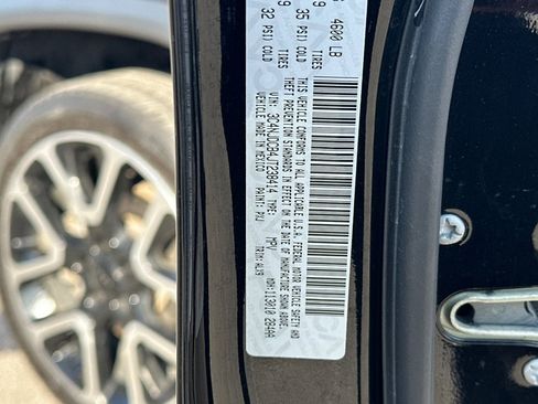 Used 2018 Jeep Compass Limited w/ Navigation Group image 38