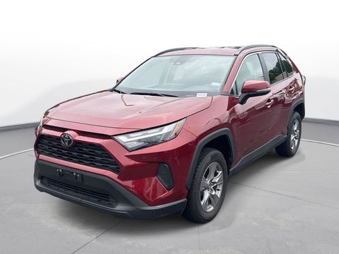 Used 2025 Toyota RAV4 XLE FWD image 2