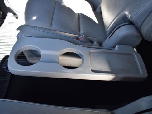 Used 2016 Toyota Highlander XLE image 30