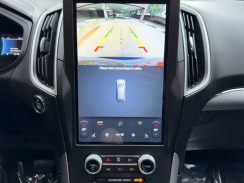 Used 2022 Ford Edge SEL image 25