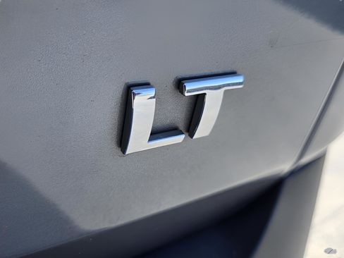 Used 2020 Chevrolet Traverse LT image 6