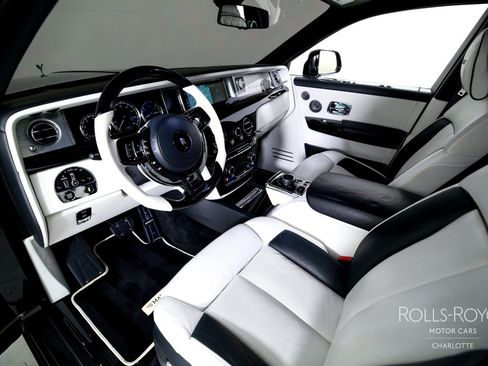 Used 2018 Rolls-Royce Phantom Sedan RWD image 4
