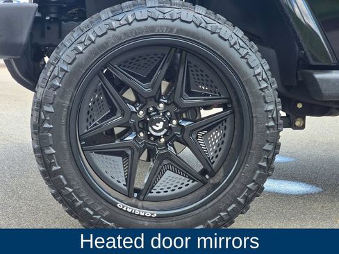 Used 2018 Jeep Wrangler Unlimited Sahara AWD/4WD image 8