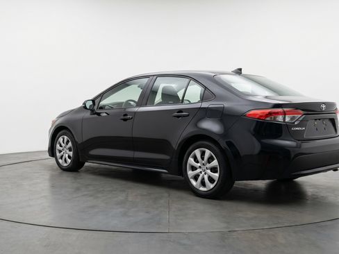 Used 2025 Toyota Corolla LE FWD image 6