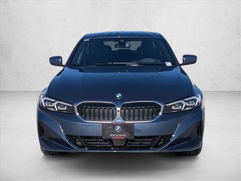 Used 2025 BMW 330i Sedan w/ Convenience Package RWD image 2