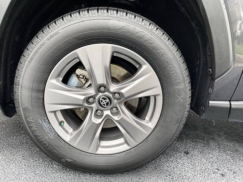 Certified 2023 Toyota RAV4 XLE w/ Convenience Package FWD image 8