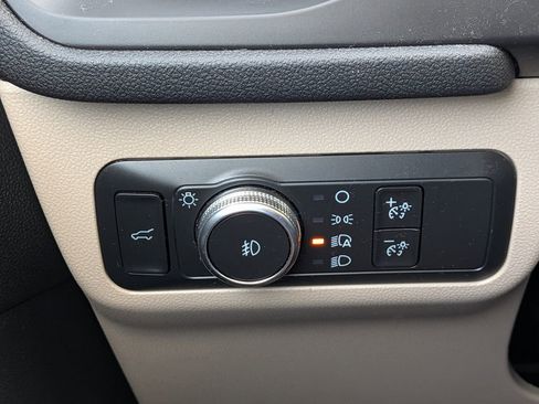 Used 2020 Ford Escape SEL image 26