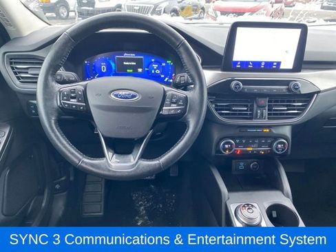 Used 2021 Ford Escape Titanium image 8