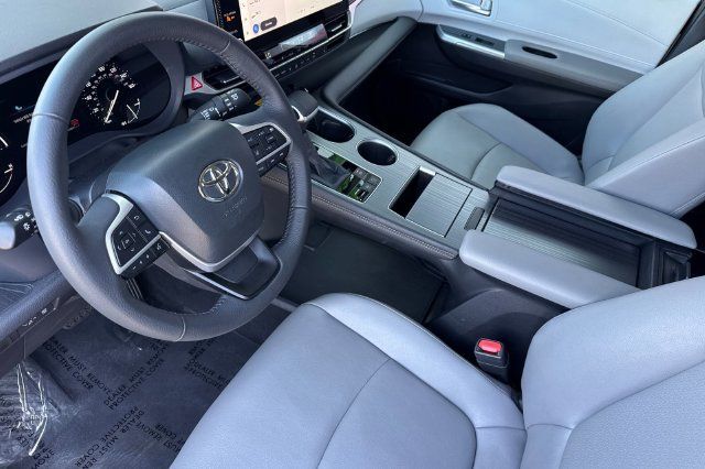 Certified 2026 Toyota Sienna XLE FWD image 12