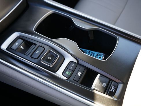 Used 2018 Honda Accord Touring image 19