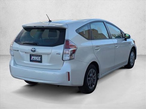 Used 2017 Toyota Prius V Two image 5