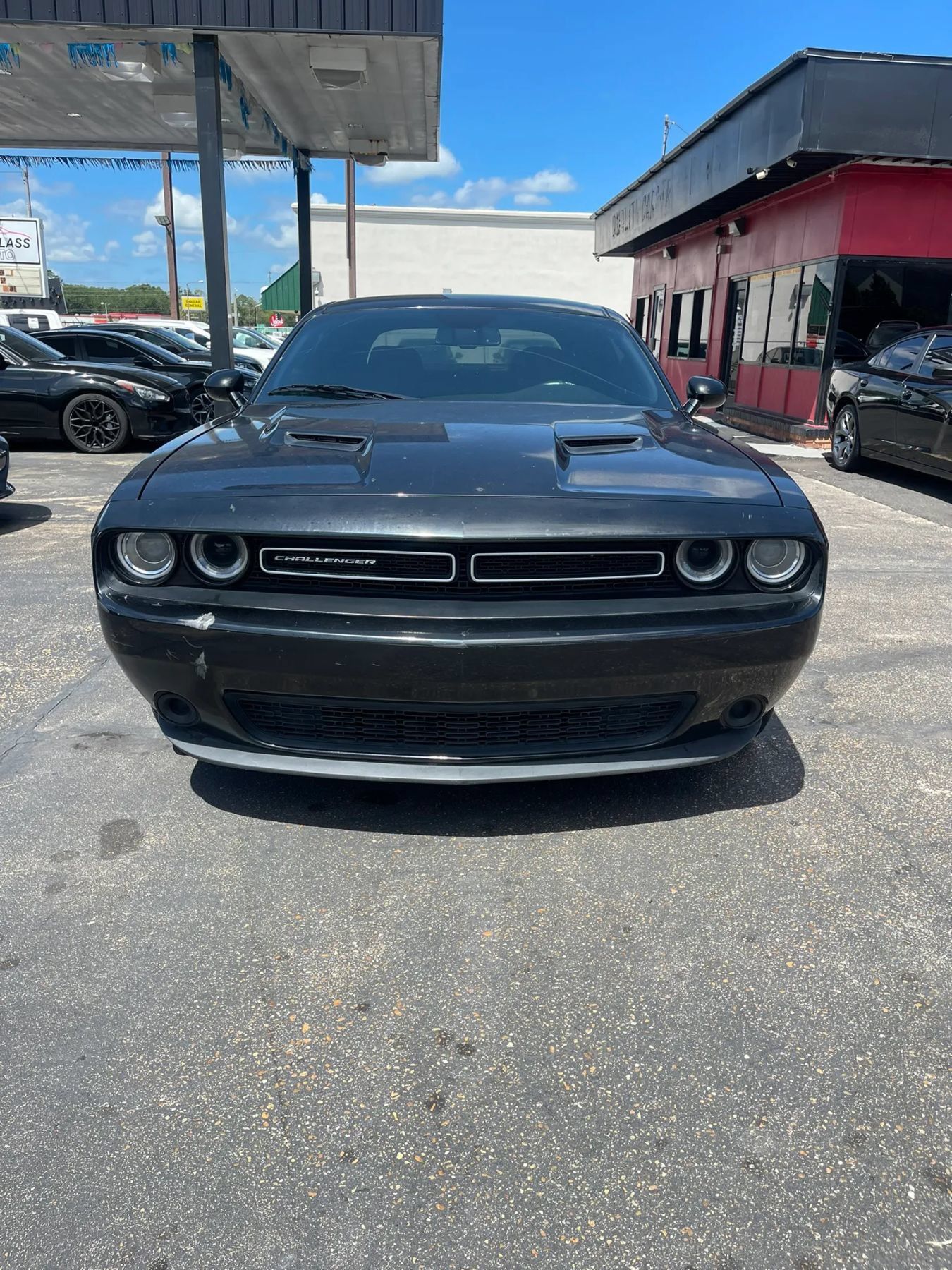 Used 2019 Dodge Challenger SXT RWD image 2