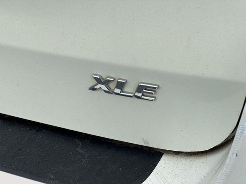 Used 2015 Toyota Sienna XLE FWD image 10