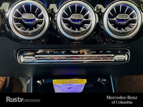 Used 2025 Mercedes-Benz GLA 250 4MATIC image 17