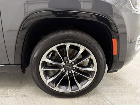Used 2022 Jeep Wagoneer Series III w/ Premium Group I image 14