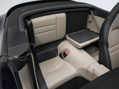 Certified 2025 Porsche 911 Carrera RWD image 25