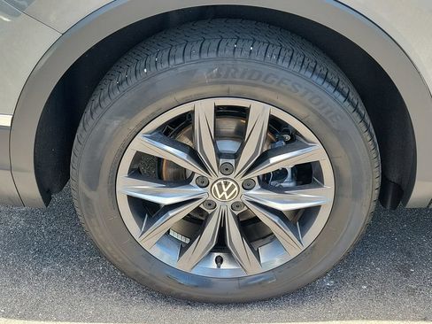 Used 2023 Volkswagen Tiguan SE FWD image 6