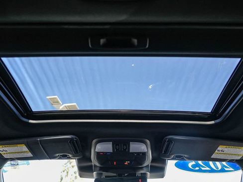 Certified 2025 Subaru Crosstrek 2.5i Wilderness w/ Crosstrek Mirror Package AWD/4WD image 19