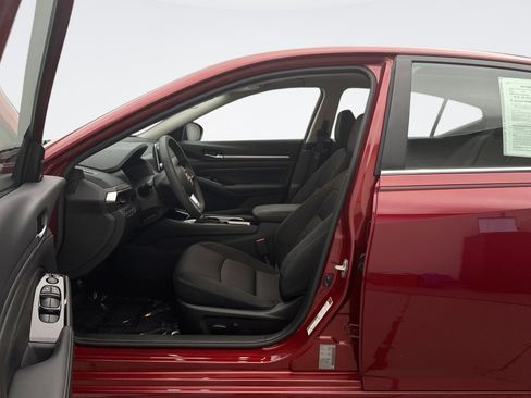 Used 2023 Nissan Altima 2.5 SV FWD image 8