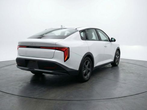 Used 2025 Kia K4 FWD image 9