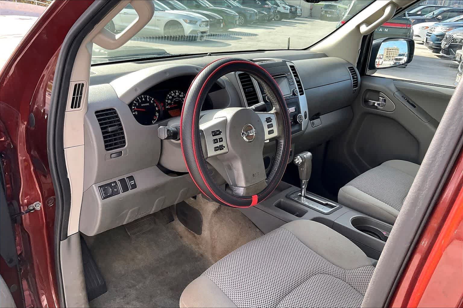 Used 2017 Nissan Frontier SV w/ SV Value Truck Package RWD image 2