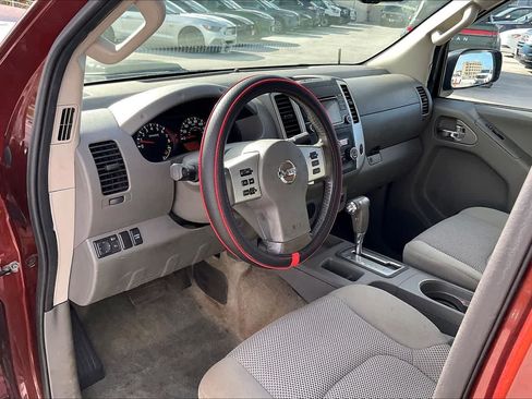 Used 2017 Nissan Frontier SV w/ SV Value Truck Package RWD image 2