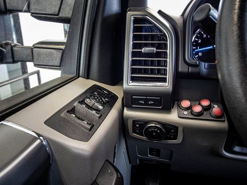 Used 2017 Ford F250 XLT w/ XLT Premium Package image 29