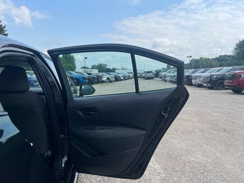 Used 2022 Toyota Corolla LE FWD image 30