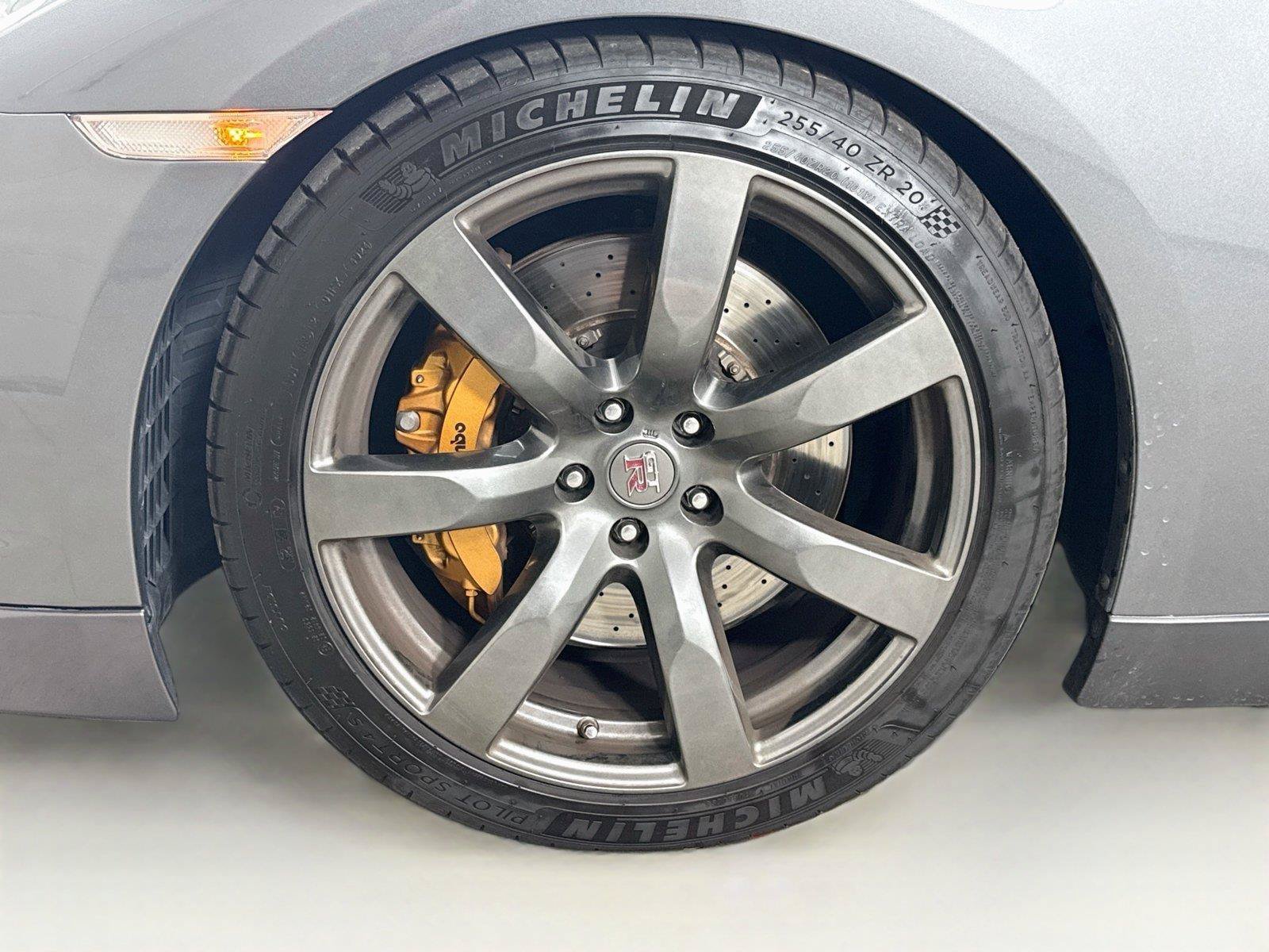 Used 2009 Nissan GT-R Premium AWD/4WD image 17